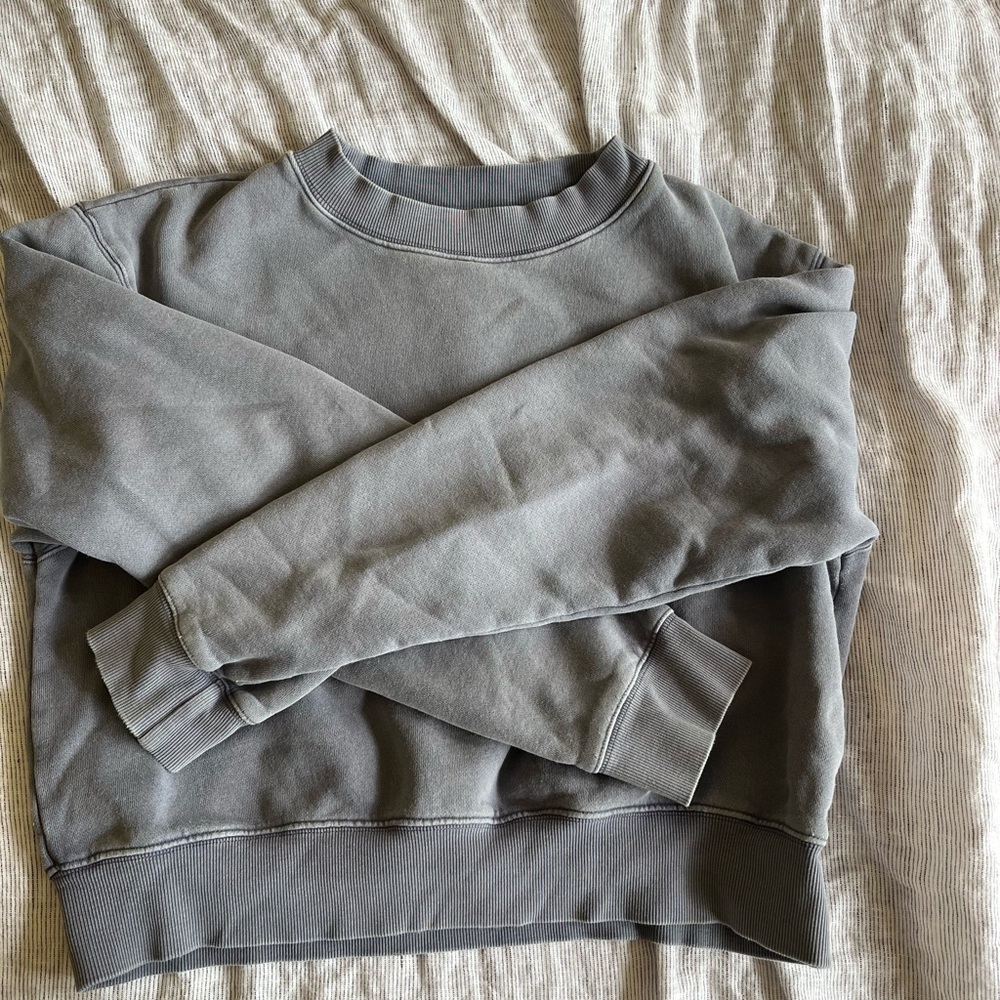 ARITZIA TNA SWEATSHIRT - Picture 5 of 6